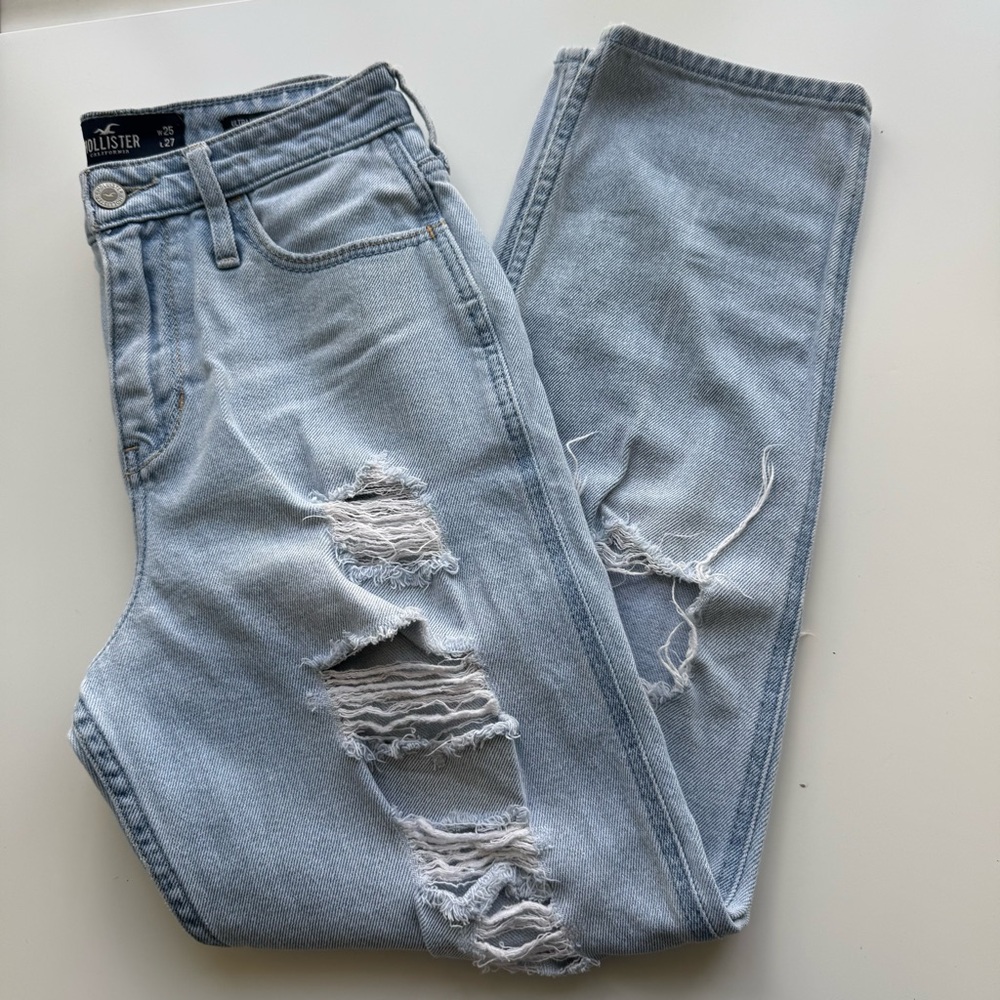 Hollister Ultra High-Rise Mom Jeans Distressed Jeans Size 25